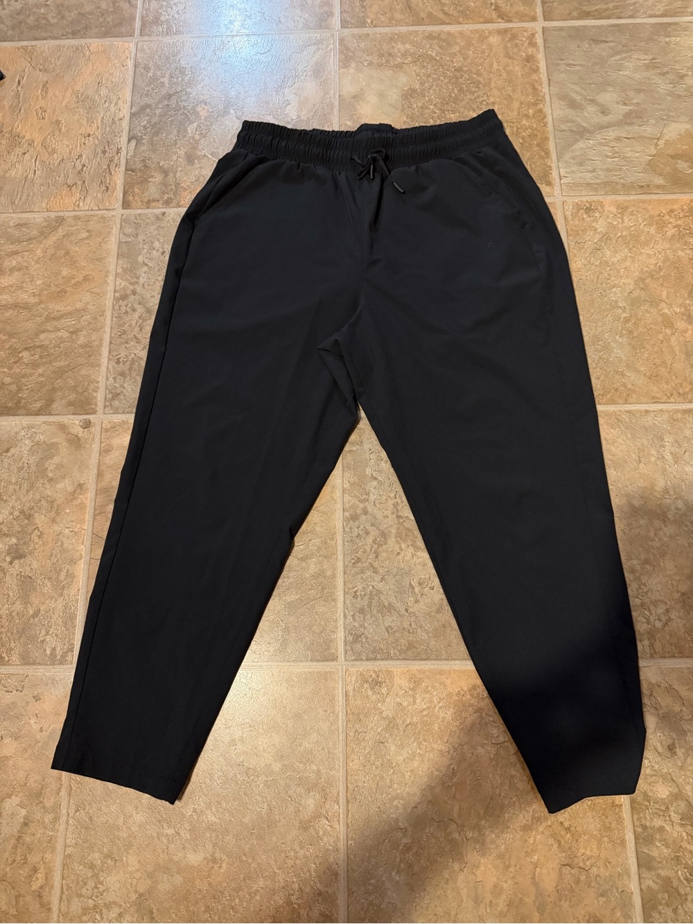 all in motion Black Elastic-Waist Jogger Pants, EUC